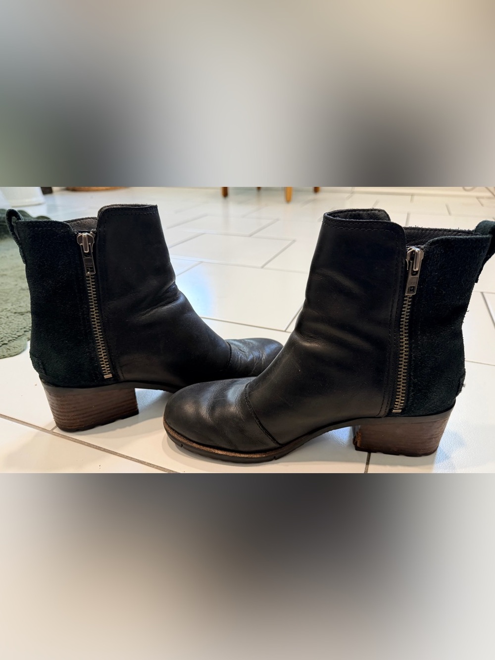 Sorel Black Leather & Suede Zip Ankle Boots